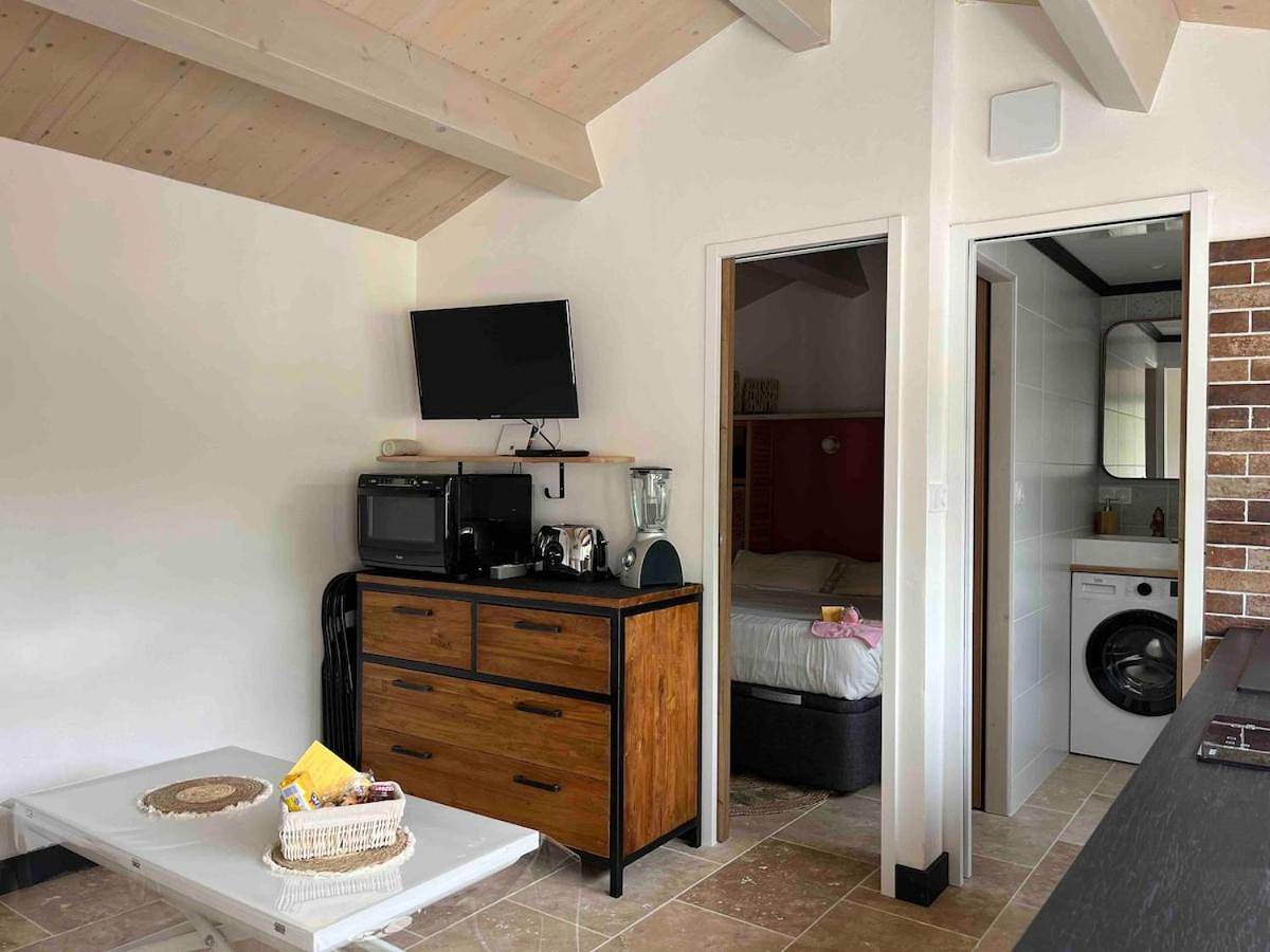 Appartement entier, One-Bedroom Apartment in Puilboreau, Région de La Rochelle