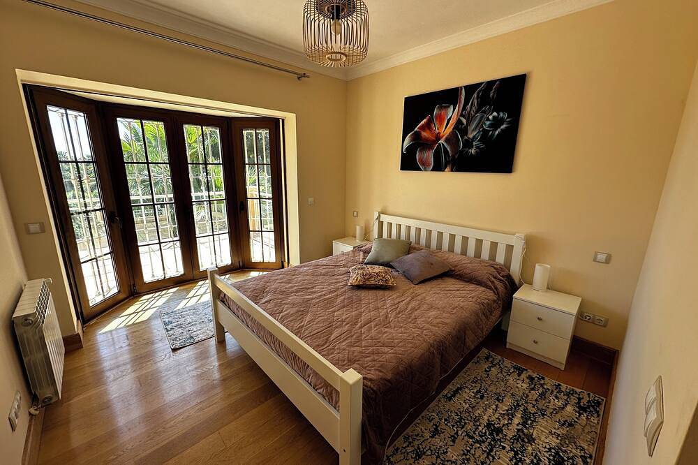 Villa Picasso Tranquila y Espaciosa, Cerca del Casco Antiguo y Paseo Maritimo in Marbella Centre, Marbella