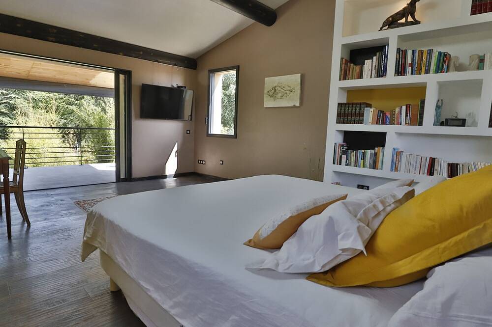 Paradise in Provence in Sault, Parc naturel régional du Mont-Ventoux