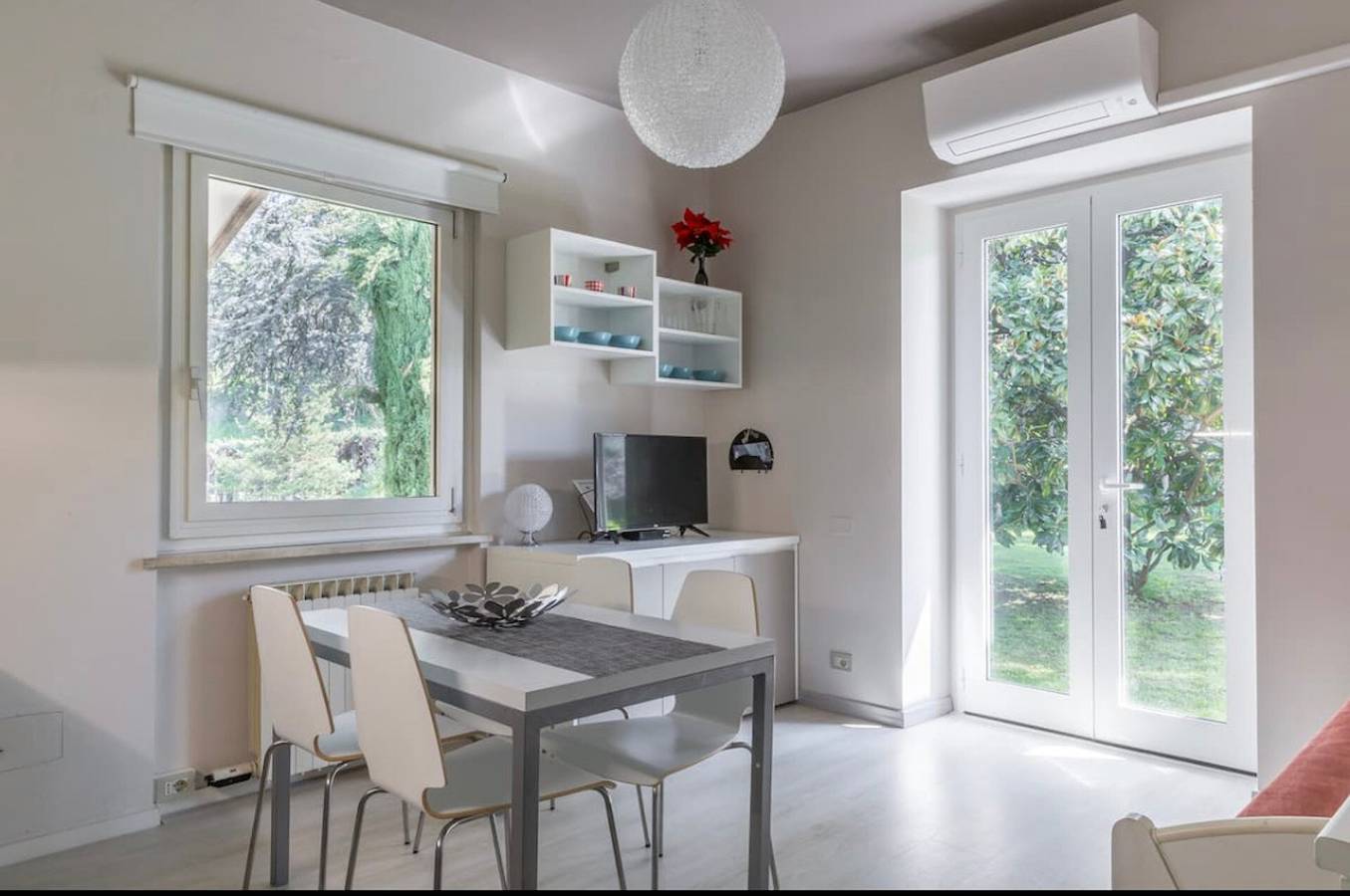 Appartamento intero, Appartamento Trilocale Colline di Bardolino con Wi-Fi, A/C e Giardino 023006-Loc-00151 in Bardolino, Prealpi Gardesane