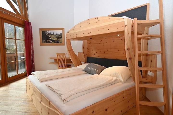 Ferienwohnung für 4 Personen, mit Balkon und Garten sowie Sauna und Ausblick in Biberwier