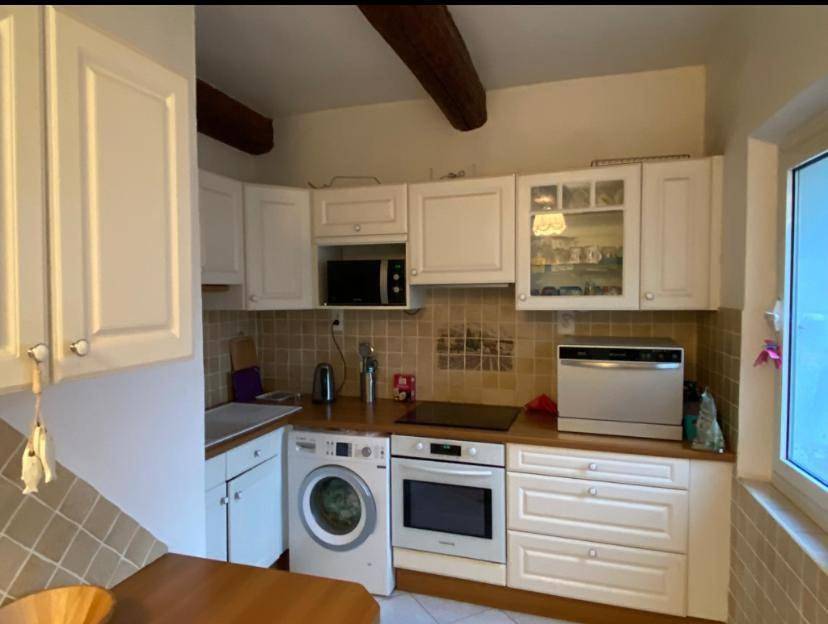 Appartement entier, Two-Bedroom Apartment in Sanary-sur-Mer, Côte méditerranéenne (France)