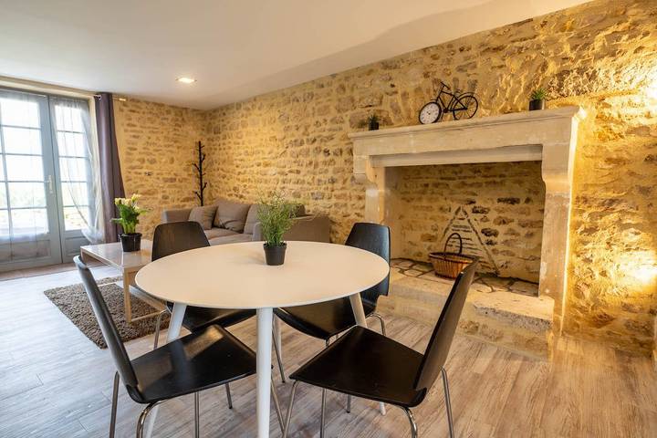 Gîte pour 3 personnes, avec piscine et jardin ainsi que terrasse et jacuzzi à Montamisé - 2