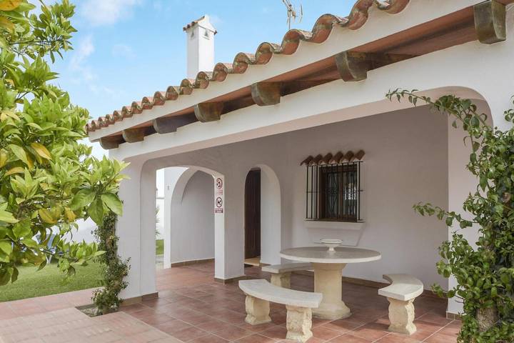 Ferienhaus für 4 Personen, mit Kinderpool und Garten in Andalusien