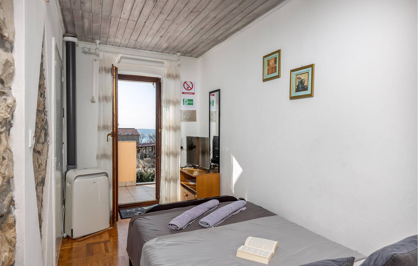 Cały apartament wypoczynkowy, Apartament wakacyjny dla 2 osób z ogród in Jadranovo, Żupania primorsko-gorska