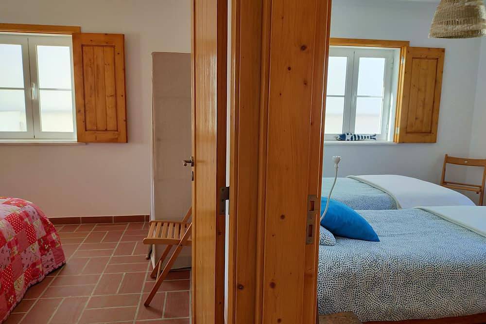 House Alentejana 400 m from the ocean Comfort inside & out Near beach in Cavaleiro (Valas), São Teotónio