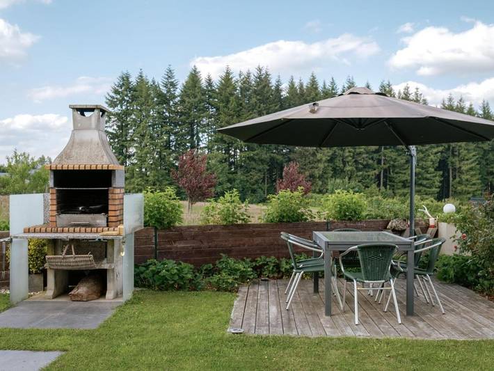 Gîte pour 4 personnes, avec vue ainsi que jardin et terrasse à Bertrix