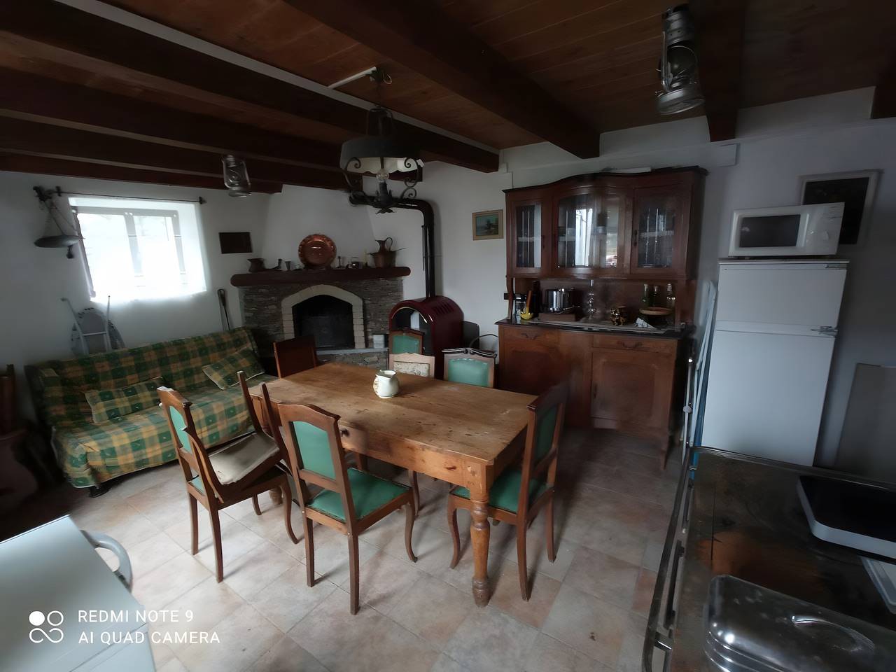 Die Berghütte im Wald des zauberhaften Val Grande in Miazzina, Tessiner Alpen