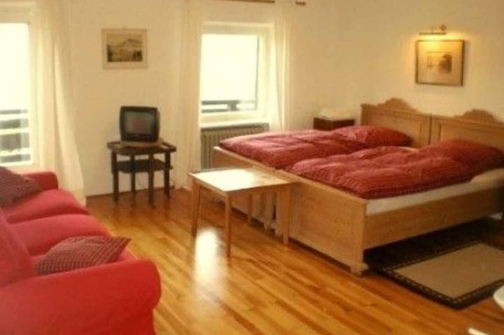 Ferienhaus für 10 Personen, mit Garten und Whirlpool sowie Balkon am Tegernsee - 2