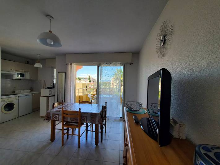 Gîte pour 4 personnes, avec balcon dans Plage du Port Fréjus - 2
