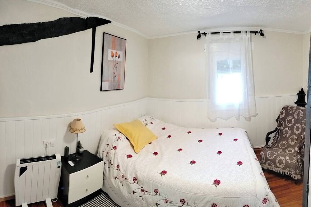 2 Bed Flat - Sleeps 4 - Parking - Wifi in Fuenmayor, La Rioja Province