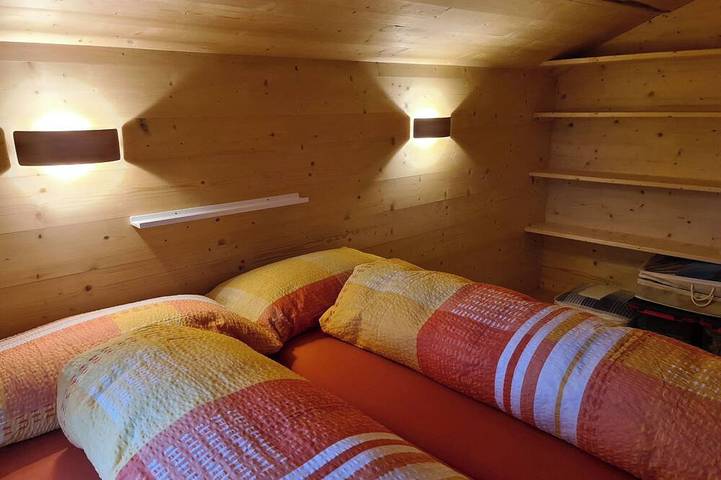 Ganze Wohnung, Maiensäss Tegia Cucagna, Rueun, (Rueun), 56001B in Rueun, Alpenarena