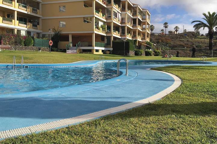 Apartamento para 2 personas, con balcón además de piscina y jardín en La Quinta