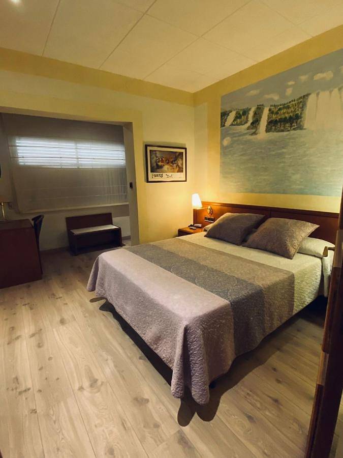 Hotel para 2 personas, con piscina además de jardín y vistas - 1