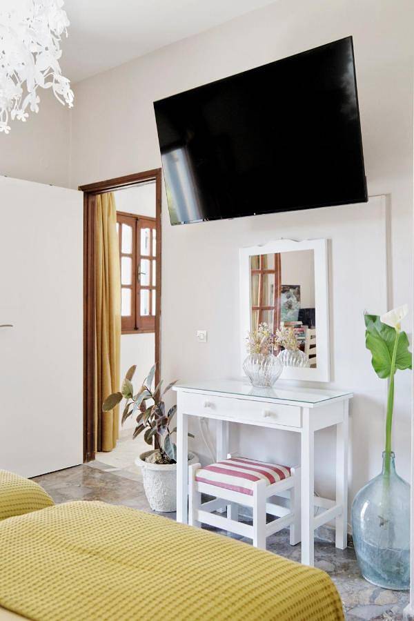 Gîte pour 4 personnes, avec terrasse, animaux acceptés dans Liapádes - 2