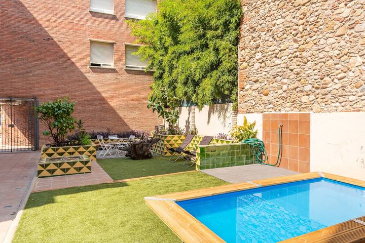 Room 'Ca N'arago 1' with Shared Pool, Wi-Fi and Air Conditioning in Santa Coloma de Farners, Girona-provinsen
