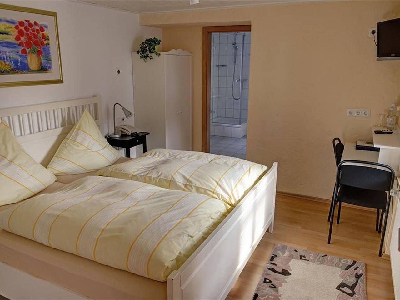 Gästehaus Kloep - Doppelzimmer Dusche/Wc (Nr) in Hillesheim, Vulkaneifel