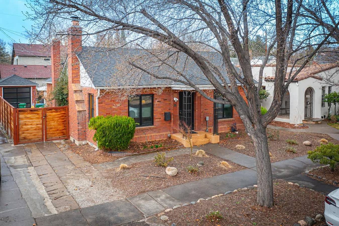 The Luxury Brick Home   Mature Yard   Chef Kitchen in Reno, Nevada (Estados Unidos)