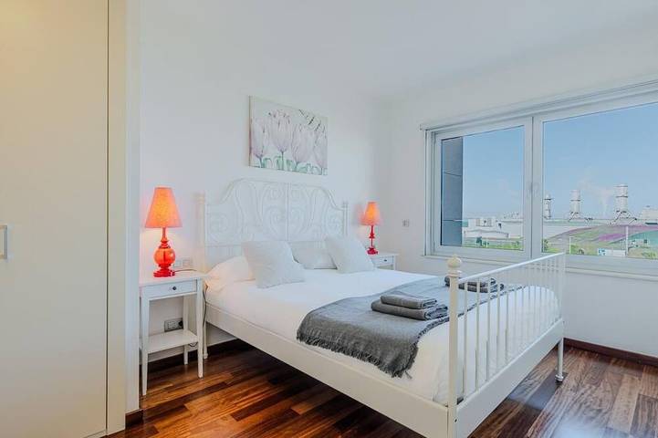 Entire apartment, Forum Playa and Pool Barcelona in Port Forum, Sant Adrià de Besòs