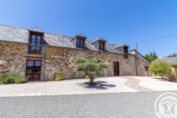 Gîte pour 11 personnes, avec Terrasse et Jardin