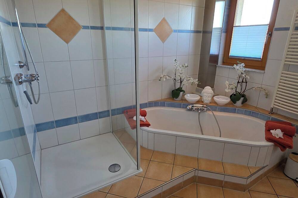 Sonnige Ferienwohnung Sonnenhuesli im Hochschwarzwald mit Whirlpool und Sauna in Lenzkirch Ort, Lenzkirch