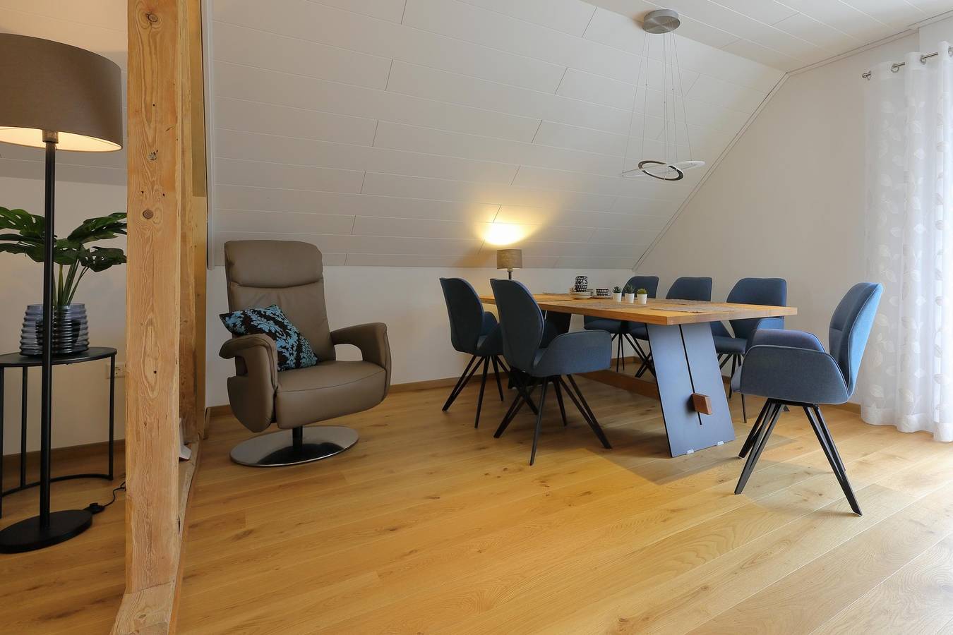Ganze Wohnung, Gemütliche Ferienwohnung "Goldener Mond" mit Wlan, Balkon in Mastershausen, Hunsrück
