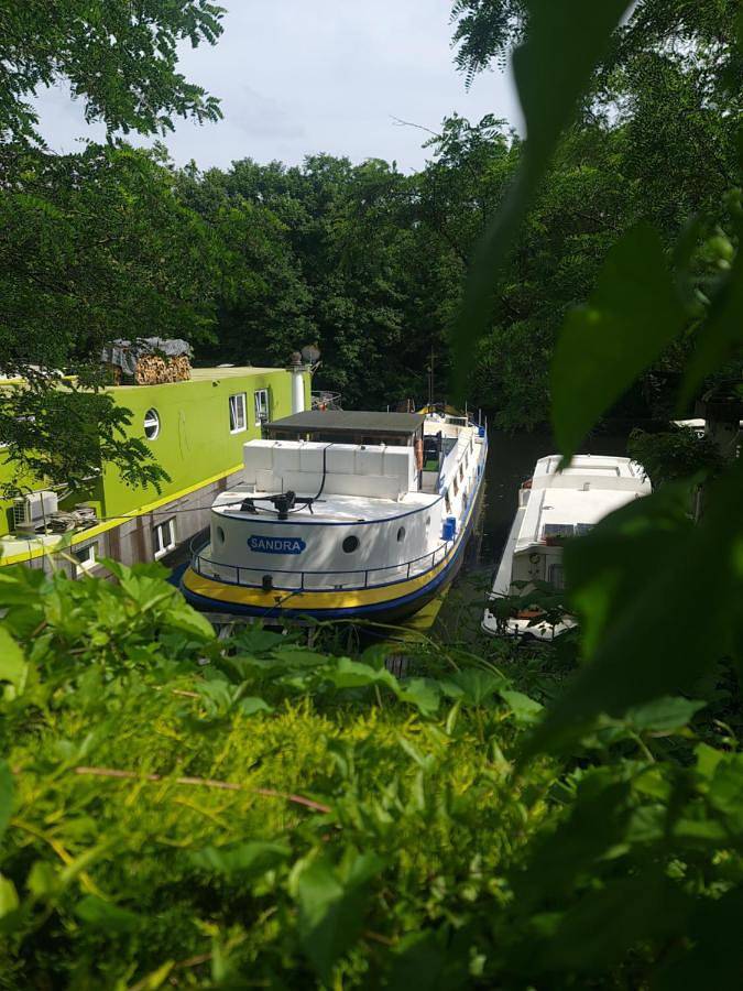 Peniche refuge Seine in Vigneux-sur-Seine, Essonne