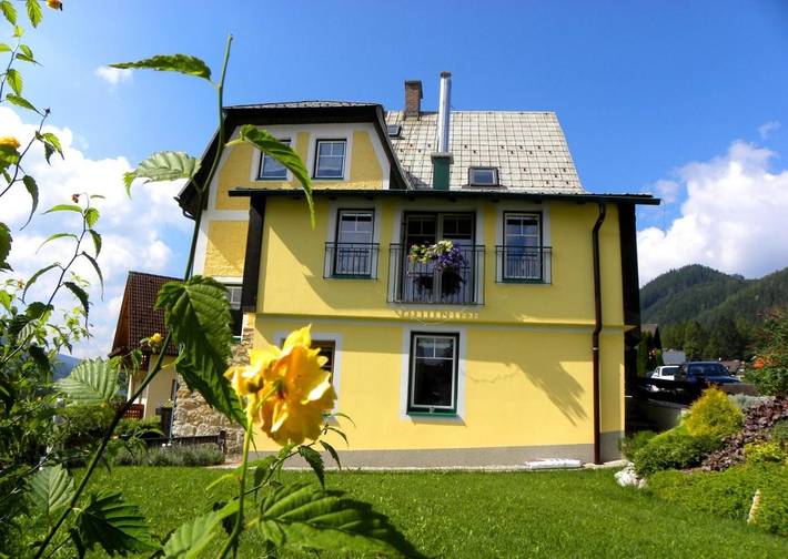 Ferienhaus für 3 Personen, mit Balkon und Terrasse sowie Garten und Ausblick in Semmering
