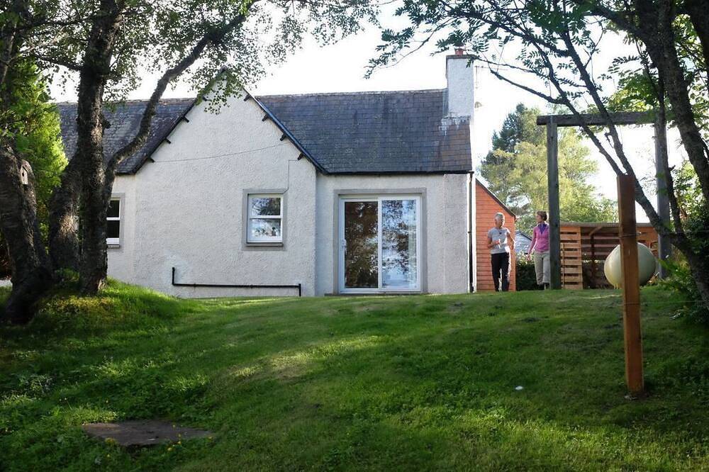Morrone Cottage - Beautiful mountain cottage, large garden and wonderful views. in Braemar, Cairngorms National Park