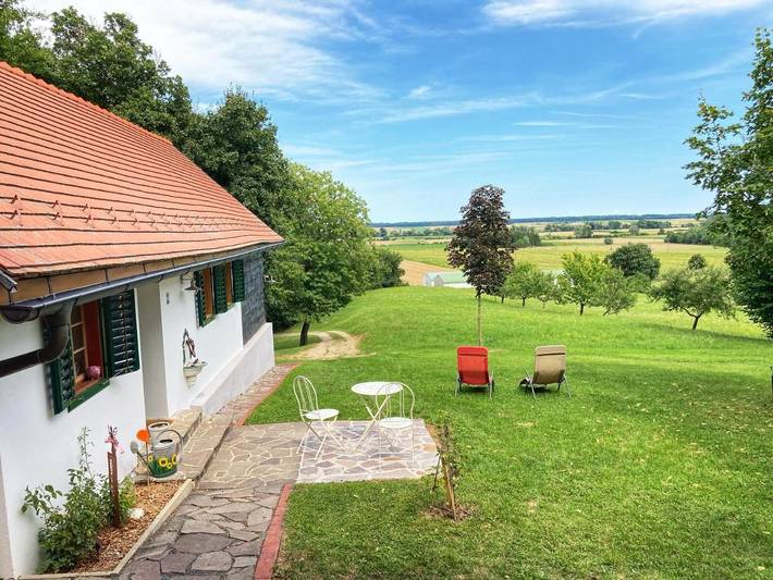 Ferienwohnung für 4 Personen, mit Terrasse und Garten sowie Ausblick in Bezirk Güssing