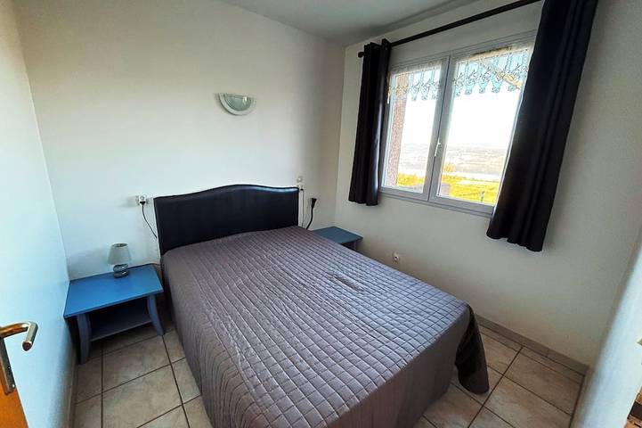 Location de vacances pour 5 personnes, avec jardin ainsi que terrasse et piscine à Liausson - 3