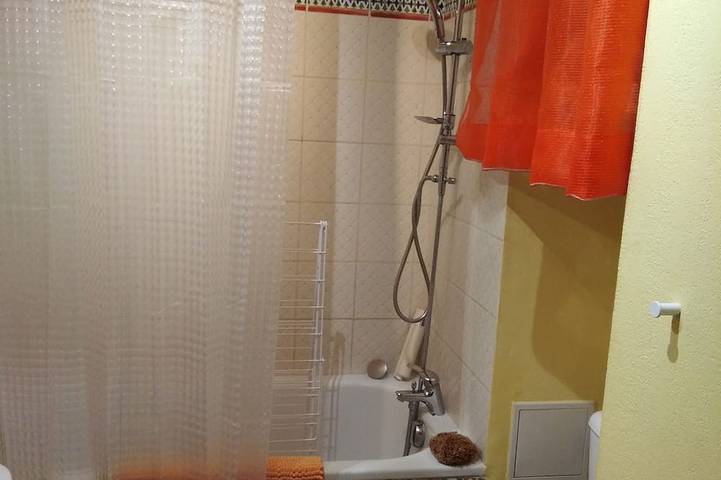 Ganze Wohnung, 24m2 studio in private property with swimming pool and private parking space. in Sanary-sur-Mer, Mittelmeerküste (Frankreich)