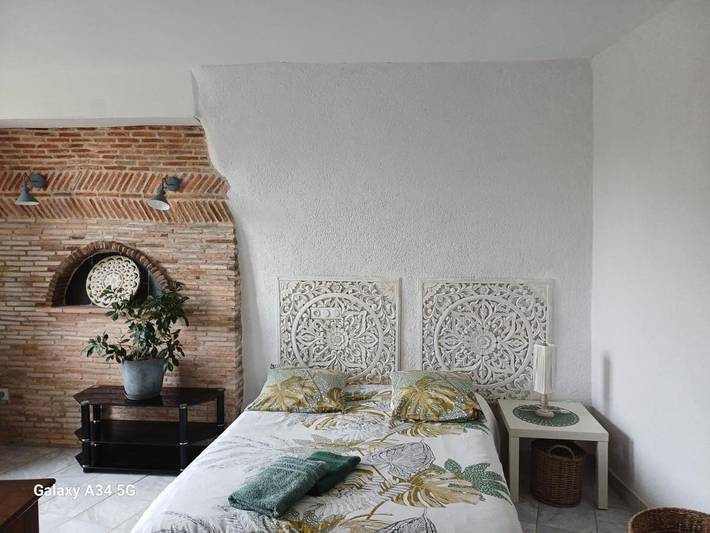 Gîte pour 2 personnes, avec Balcon et Terrasse ainsi que Jardin et Vue à Faverolles-sur-Cher
