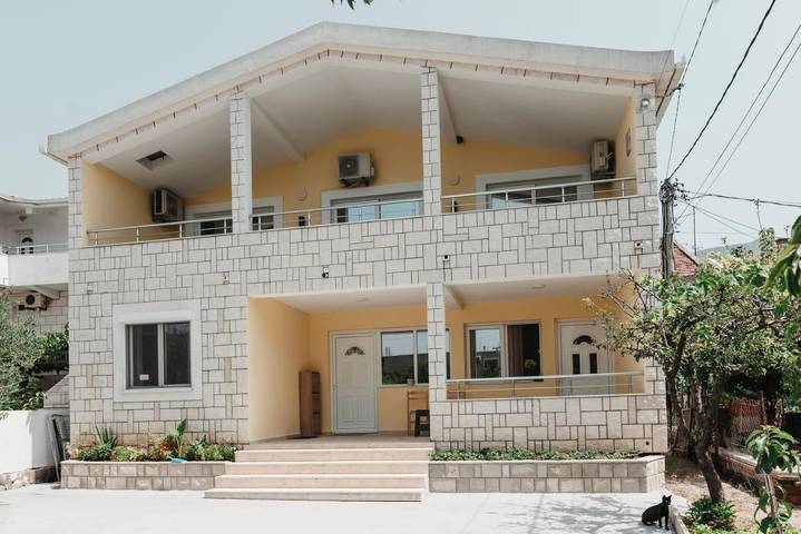 Maison d’hôte pour 2 personnes, avec balcon ainsi que vue et jardin