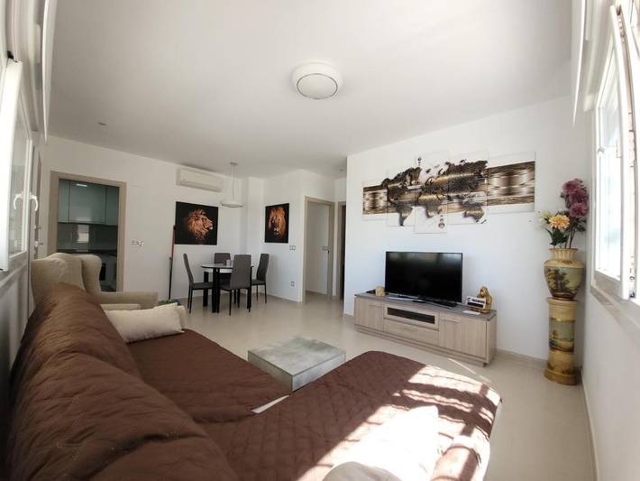 Location de vacances pour 6 personnes, avec jardin et bassin pour enfant ainsi que jacuzzi et piscine à Busot - 2