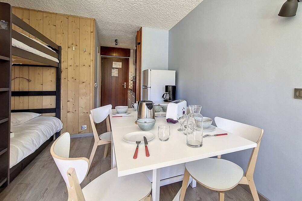 Entire apartment, Spacious renovated studio · Ski-in/ski-out · South-facing balcony in Méribel-Mottaret, Les Allues
