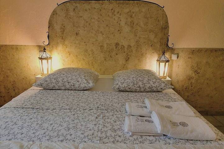 Gîte pour 12 personnes, avec jardin à Bédarrides - 3