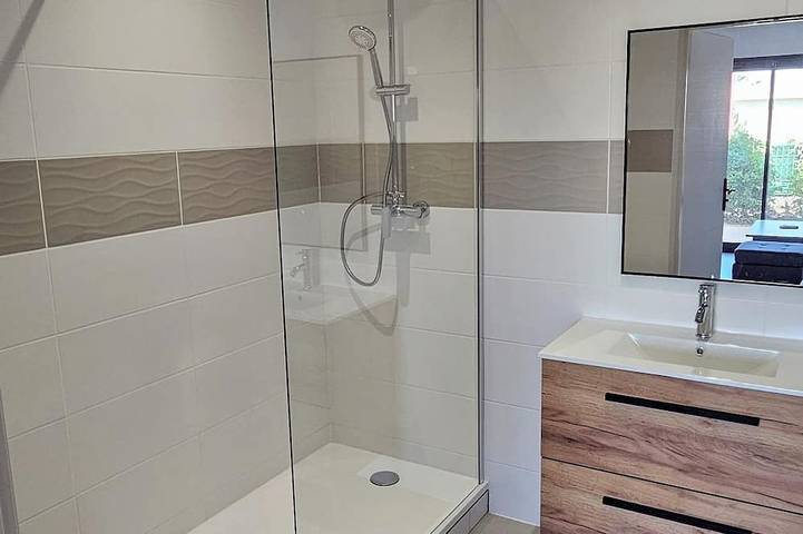 Gîte pour 6 personnes, avec jardin à Gabian - 4