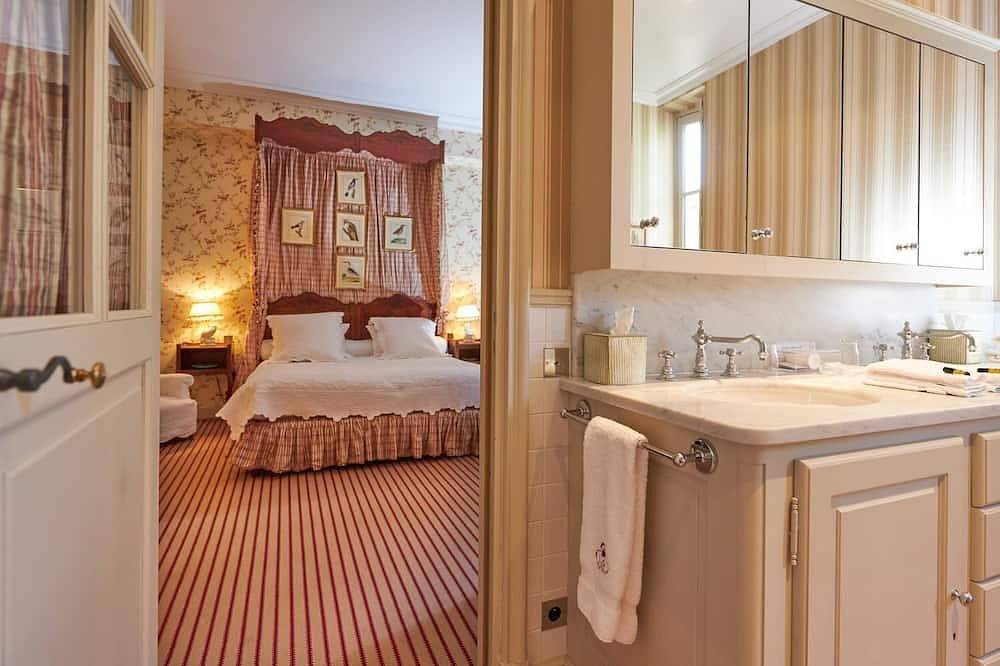 Beautiful Chateau rental in Provence in Sorgues, Vaucluse