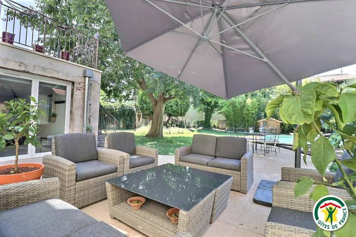 Casa de huéspedes para 3 personas, con vistas y piscina además de terraza y jardín - 1