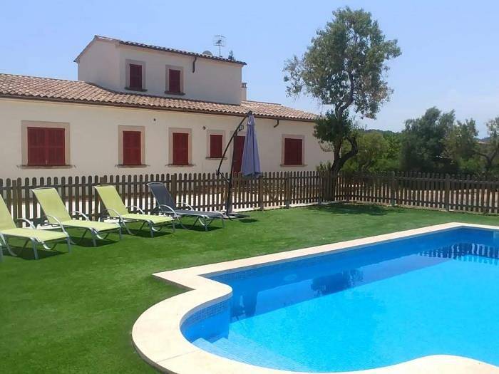 Finca für 8 Personen, mit Pool und Terrasse in 