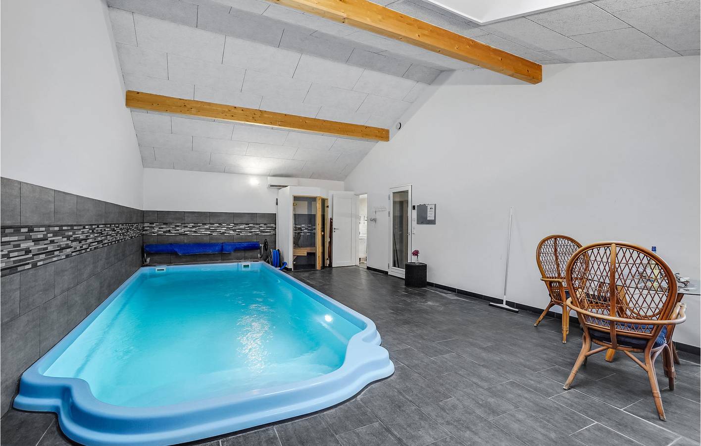 Ferienhaus für 8 Personen mit Terrasse in Bredfjed, Rødby