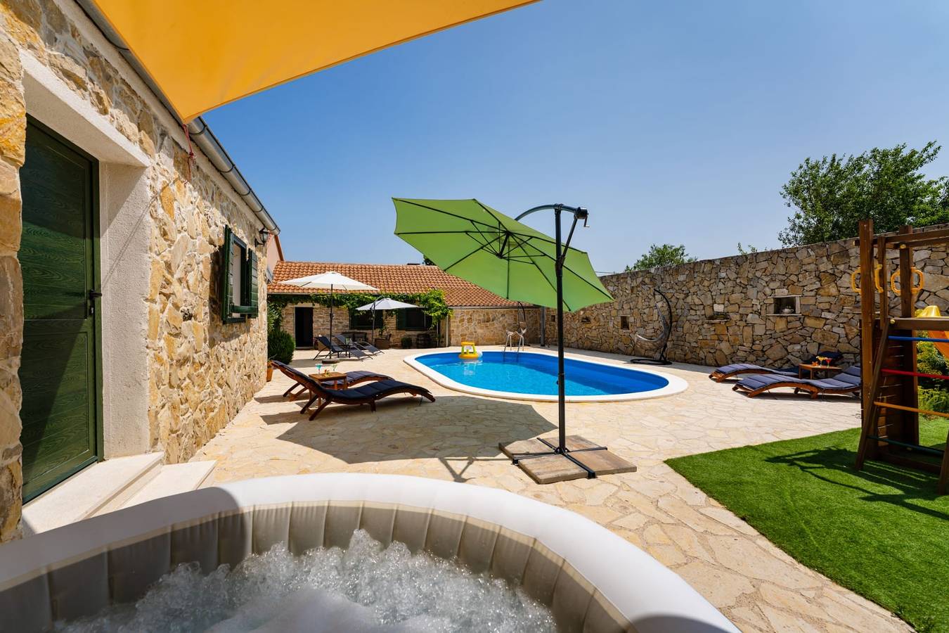 4-Zimmer-Haus mit Terrasse Benkovac, Zagora K-25209 in Šopot, Grad Benkovac