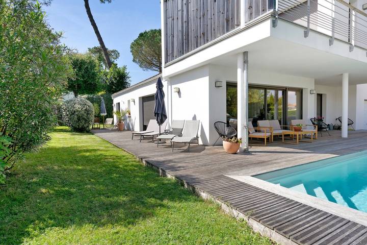 Habitación acogedora con terraza y piscina – Desayuno incluido in Saint-Palais-sur-Mer, Côte de Beauté
