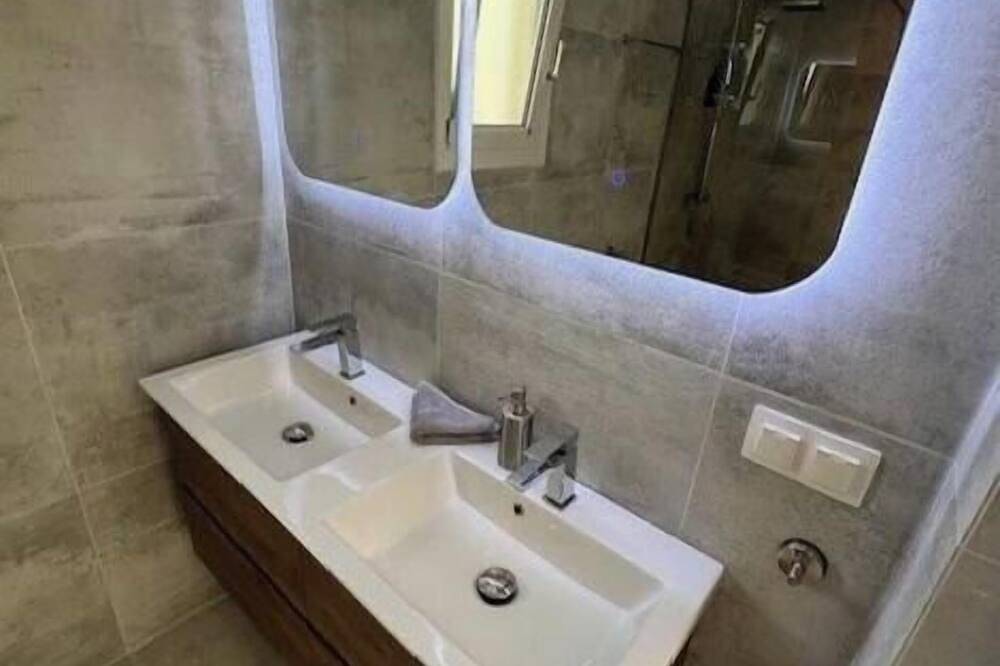 Villa Thelios, surrounded by nature and close to the Ionian Sea in Poulades, Korfu