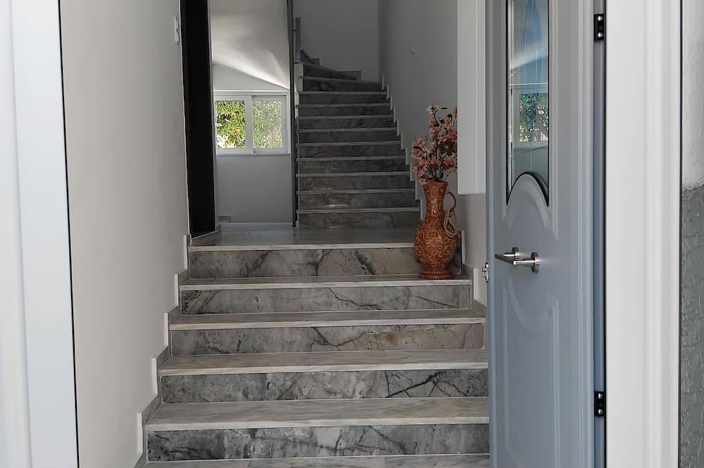 Vbkjjjjjjjj in Pyrgos, Ileia