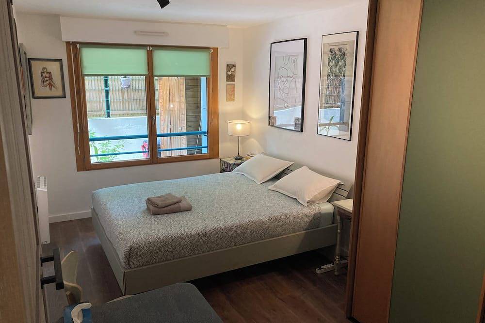 Appartement entier, Bel appart Original 70m2, parking,Terrasse arborée vue sur Paris de la résidence in Meudon, Hauts-de-Seine
