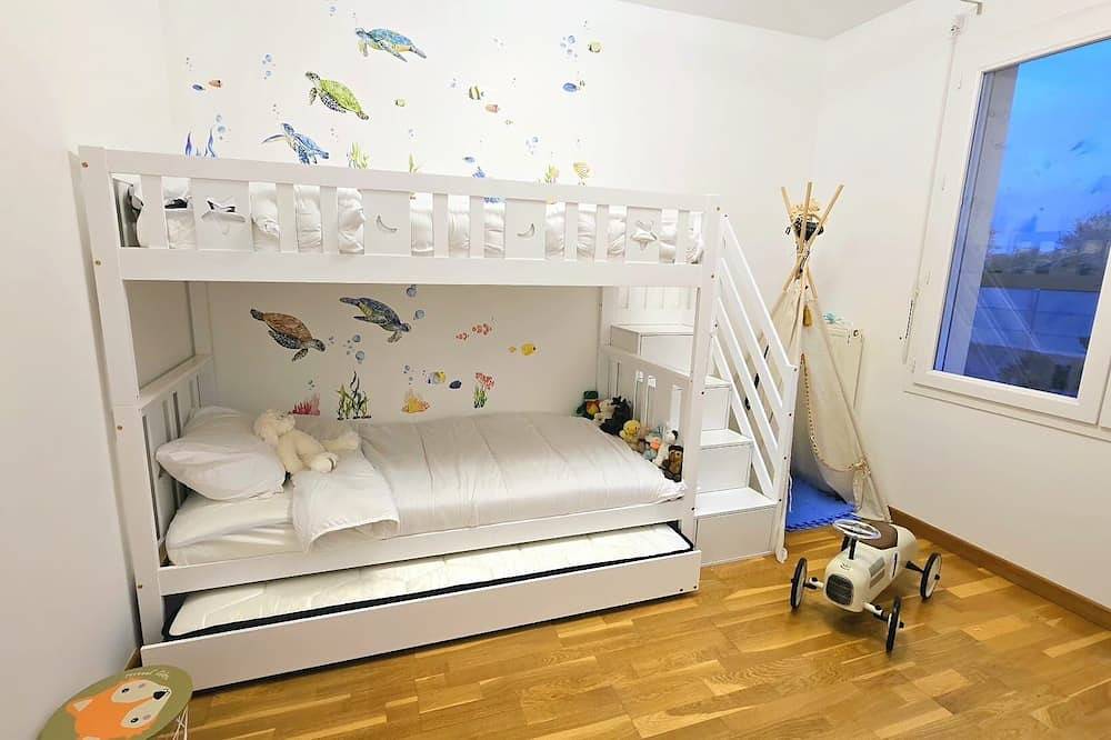 House sauna, jacuzzi 1.3km from the sea in Pirou, Coutances