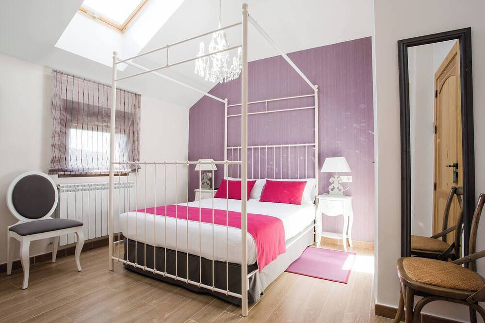 Casa Rural Premium · Jardín & Barbacoa in Garray, Provincia de Soria