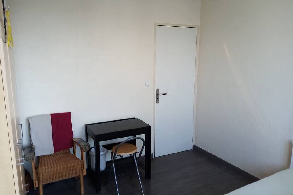 Chambre à louer dans un appartement, avec place de parking sécurisée in Le Kremlin-Bicêtre, Val-de-Marne